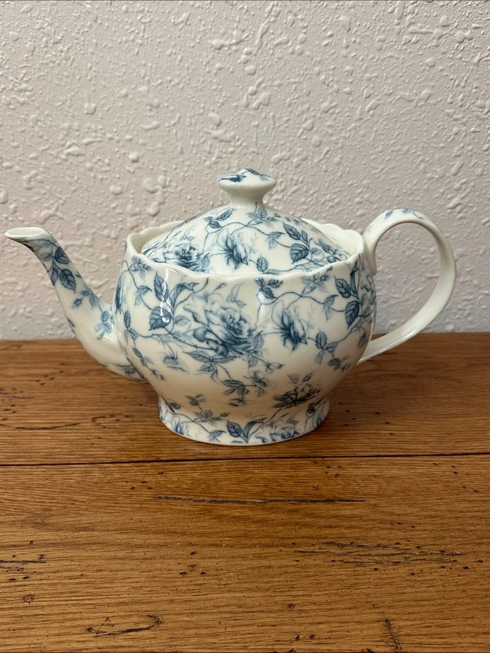 Blue Rose Toile Fine Porcelain Teapot with Lid